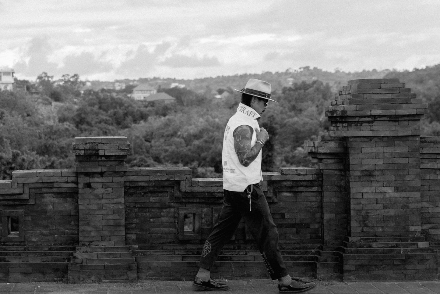 Making Love - Desert Vest - White Canvas -Gold